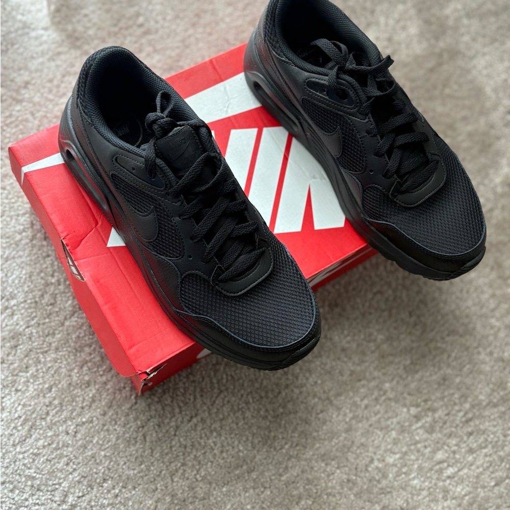 Nike Men's Black Sneakers